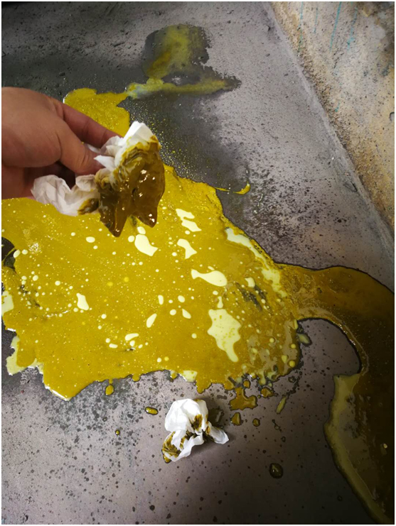 油氣分離器使用過程中因壓差過高被擊穿，造成跑油，油分配料不匹配造成壓差過高(圖2)