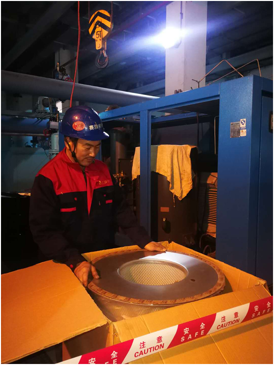 油氣分離器使用過程中因壓差過高被擊穿，造成跑油，油分配料不匹配造成壓差過高(圖3)